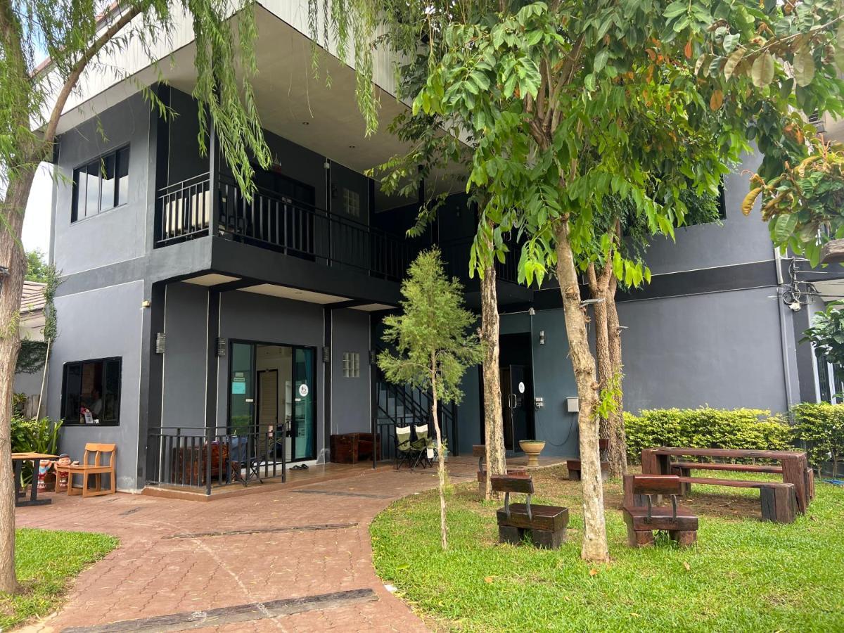 Kan Home Hotel Kanchanaburi Exterior photo