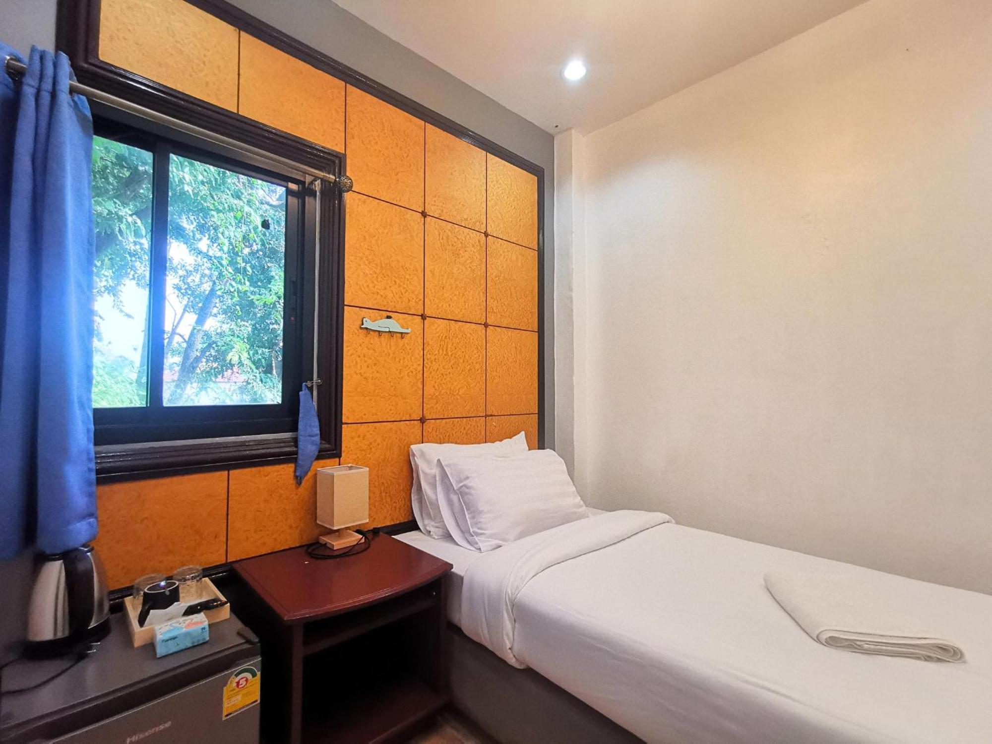 Kan Home Hotel Kanchanaburi Exterior photo