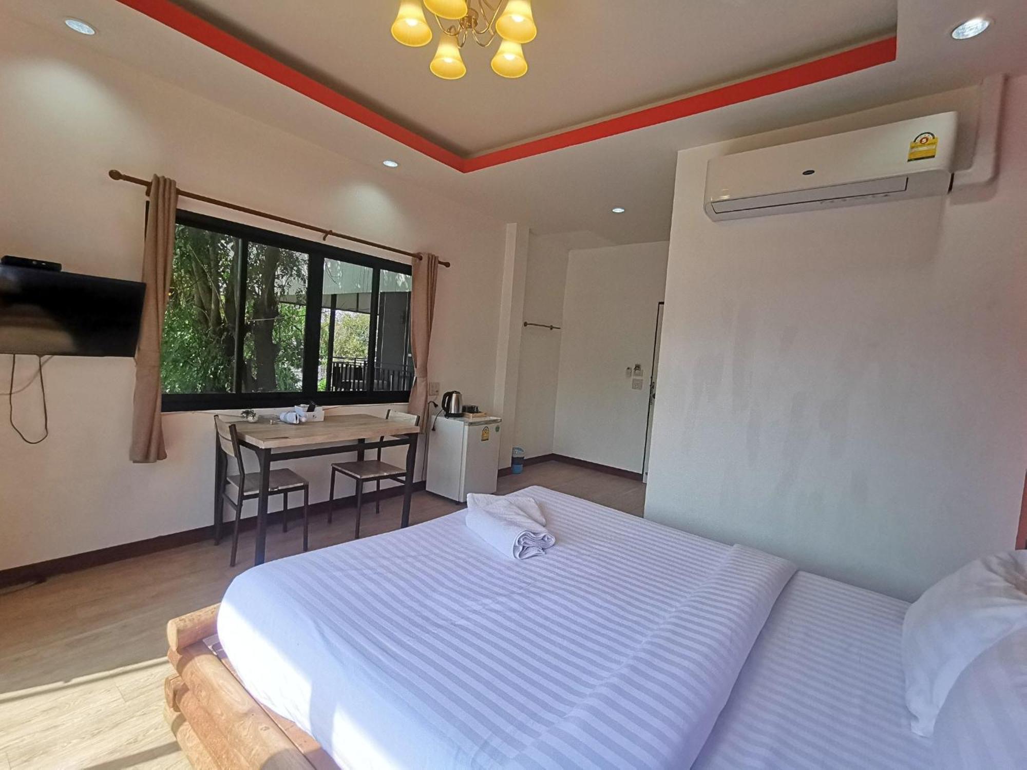 Kan Home Hotel Kanchanaburi Exterior photo