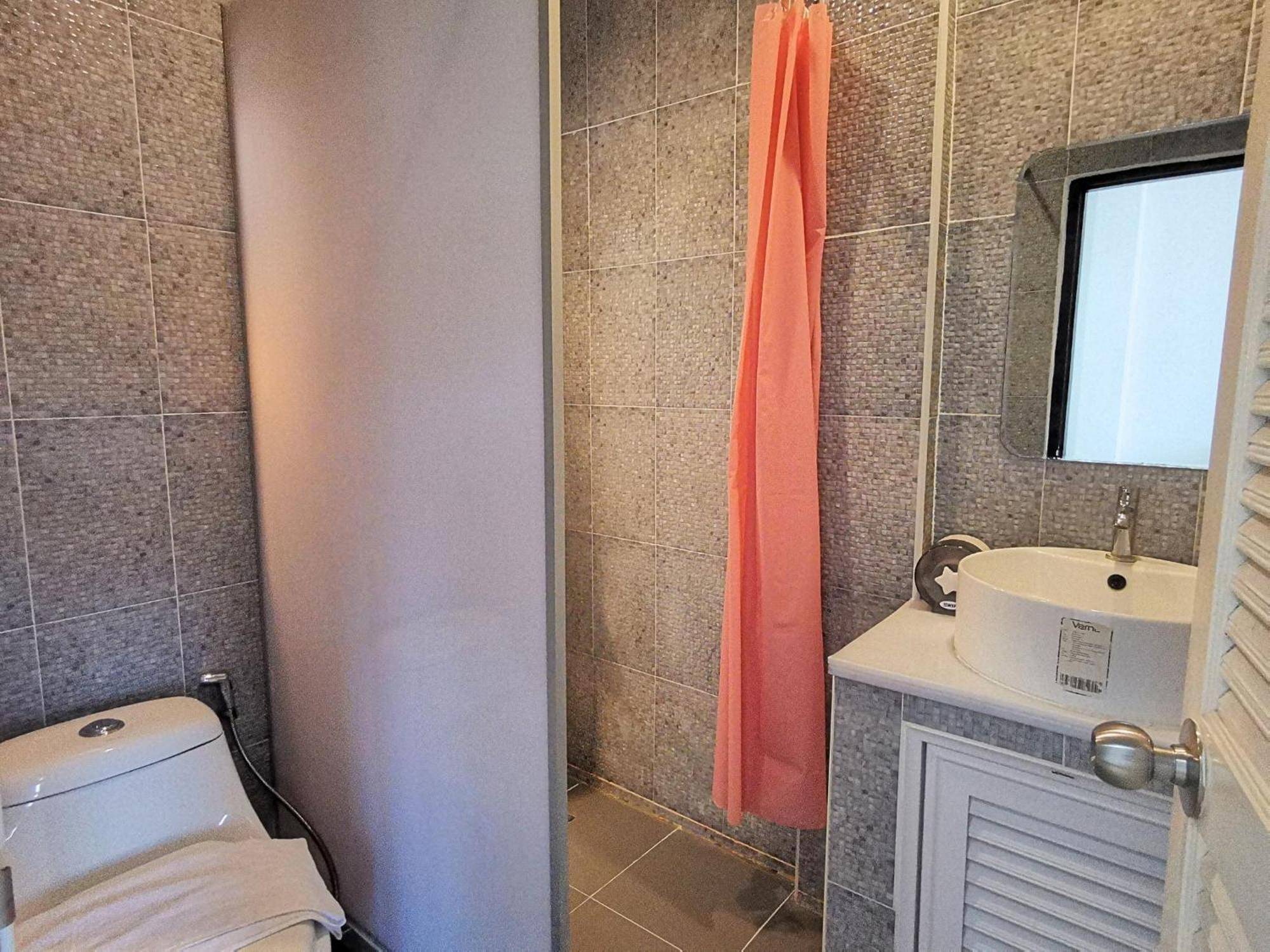 Kan Home Hotel Kanchanaburi Exterior photo