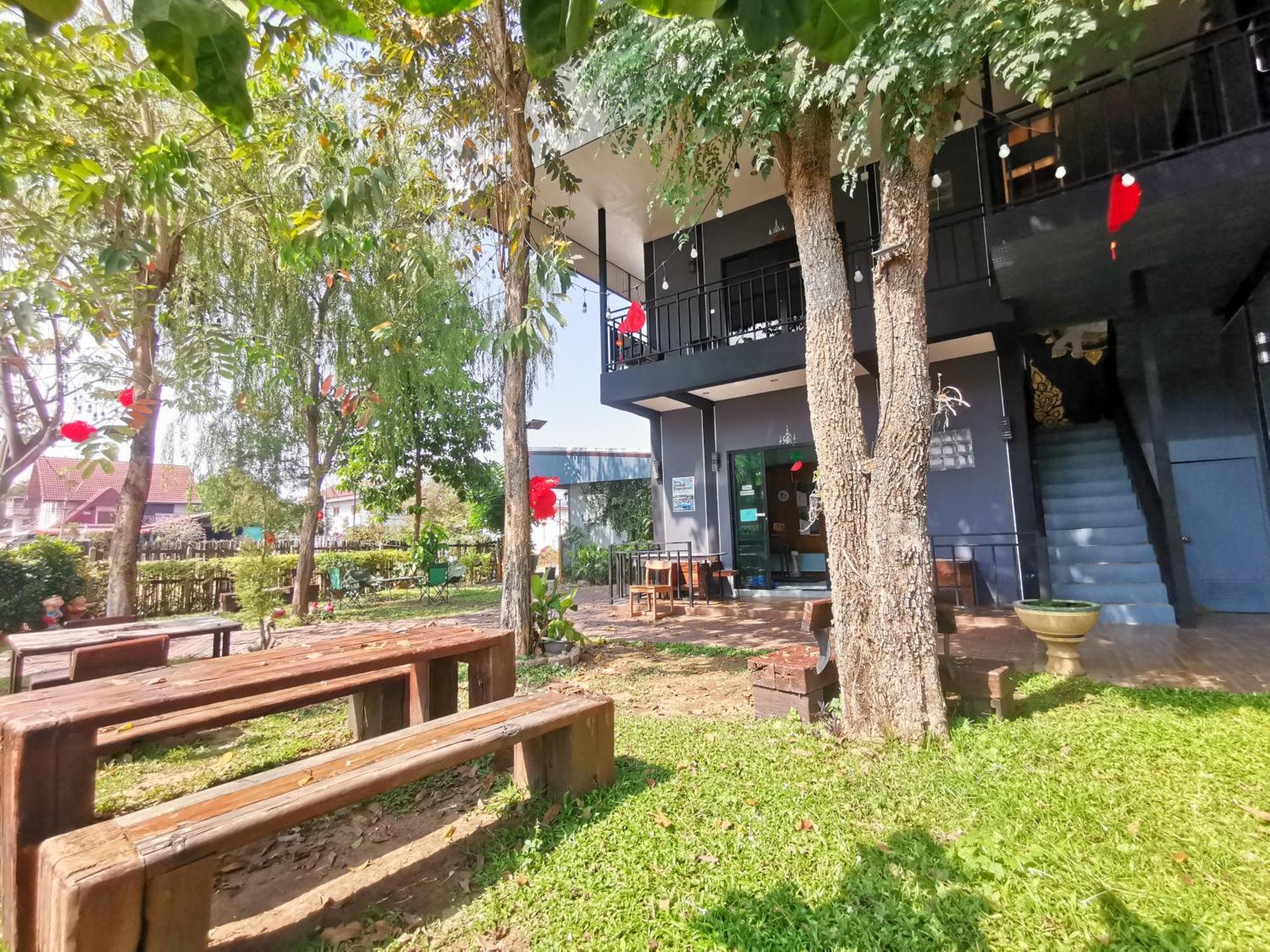 Kan Home Hotel Kanchanaburi Exterior photo